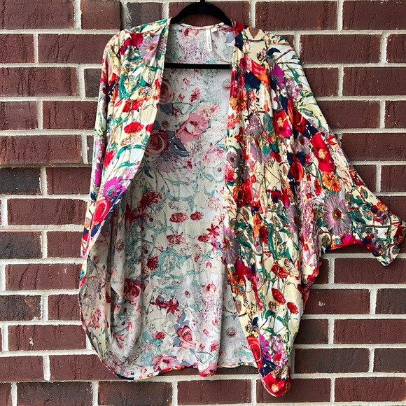 Trend shop colorful kimono in size small - Picture 2 of 8